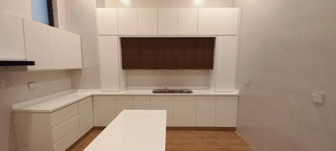Custom kitchen cabinetry installation, Dubai villa — photo 4