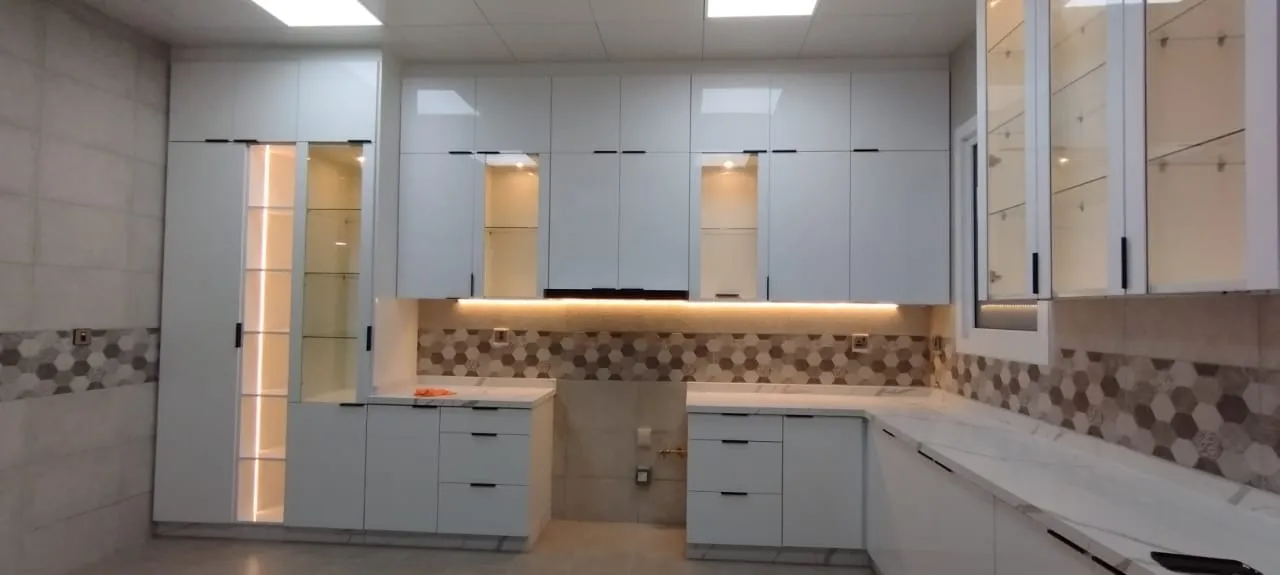 Custom kitchen cabinetry installation, Dubai villa — photo 25
