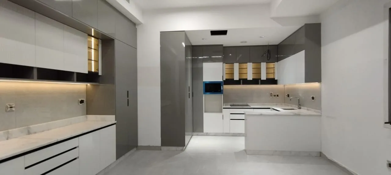 Custom kitchen cabinetry installation, Dubai villa — photo 36