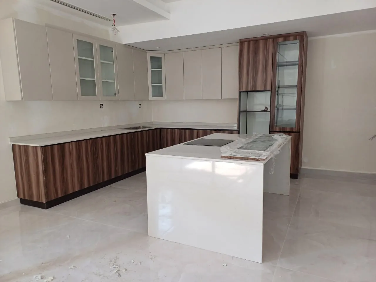 Custom kitchen cabinetry installation, Dubai villa — photo 37
