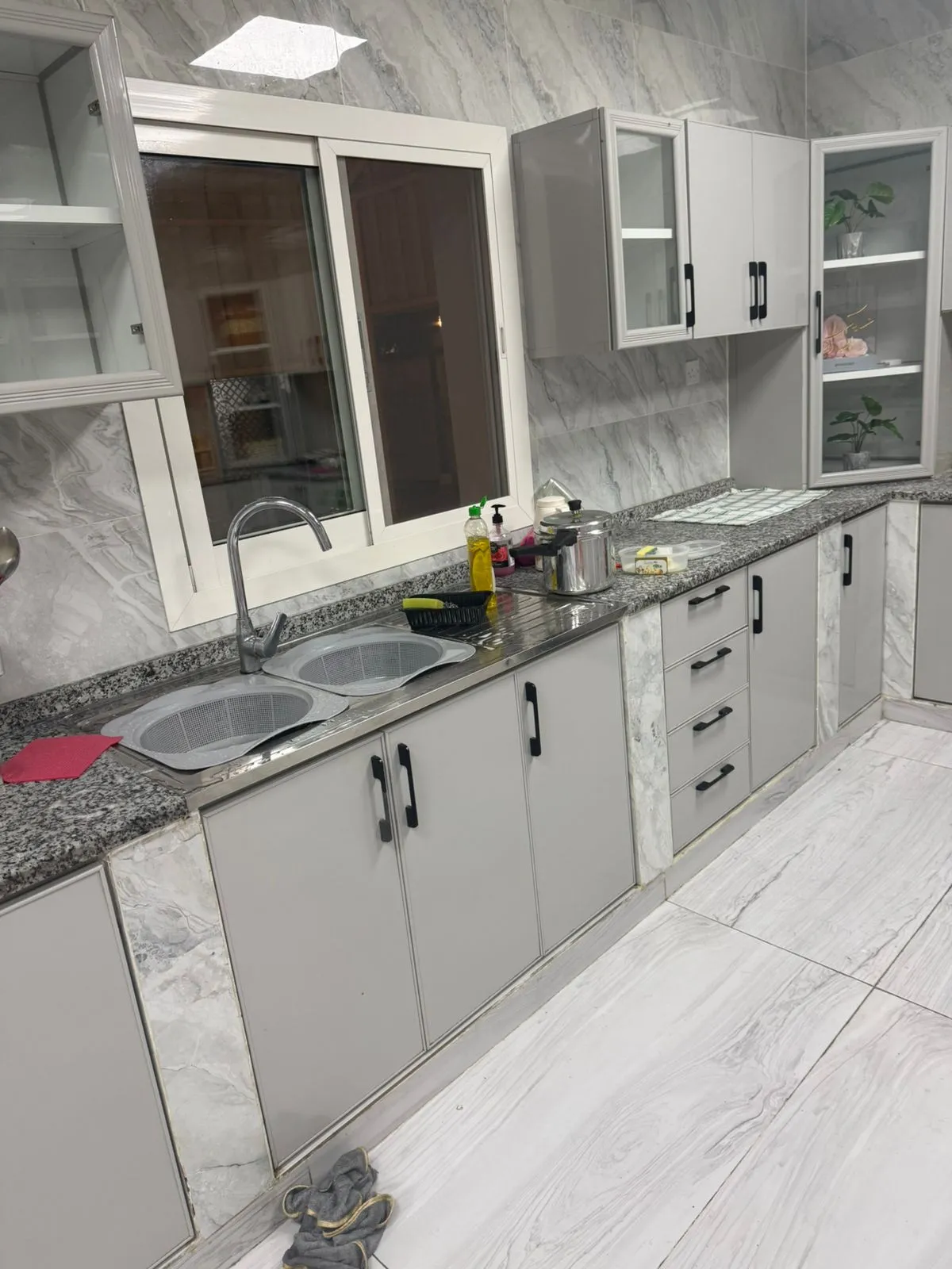 Custom kitchen cabinetry installation, Dubai villa — photo 39