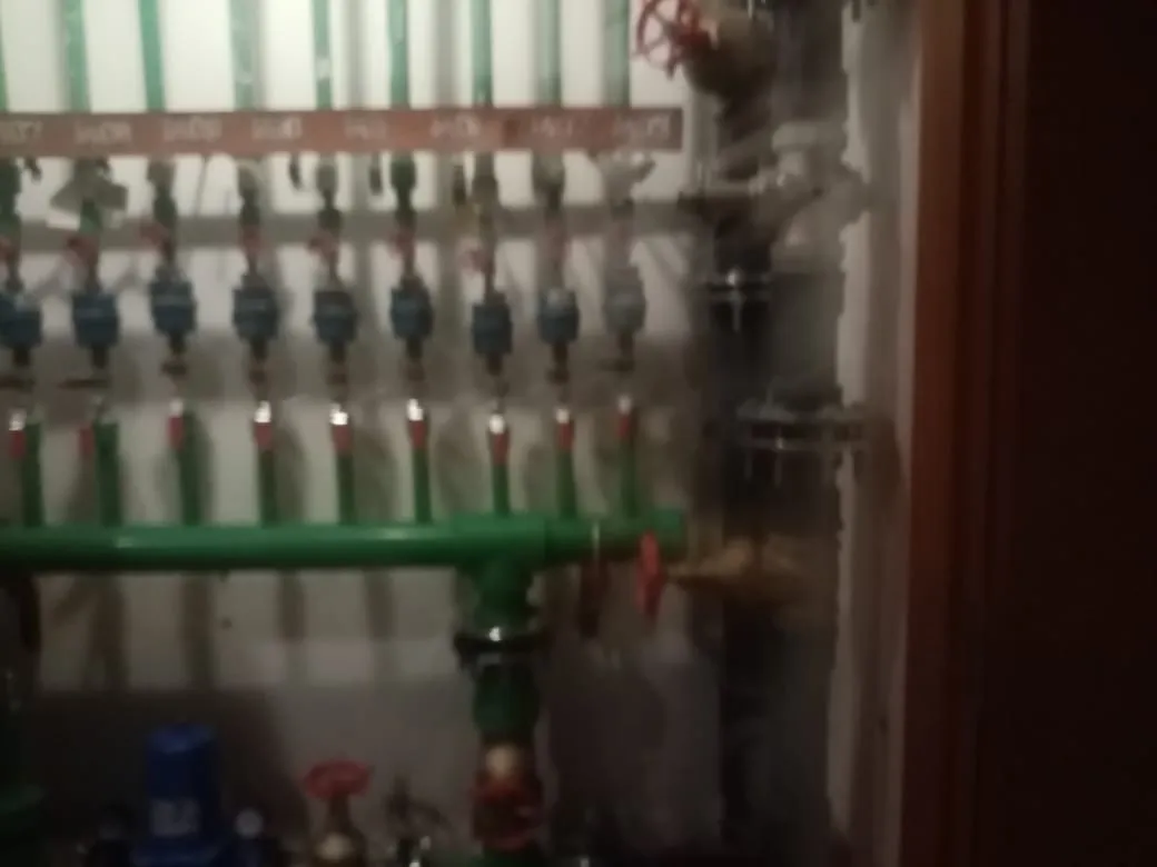 Plumbing manifold installation, UAE building — photo 10