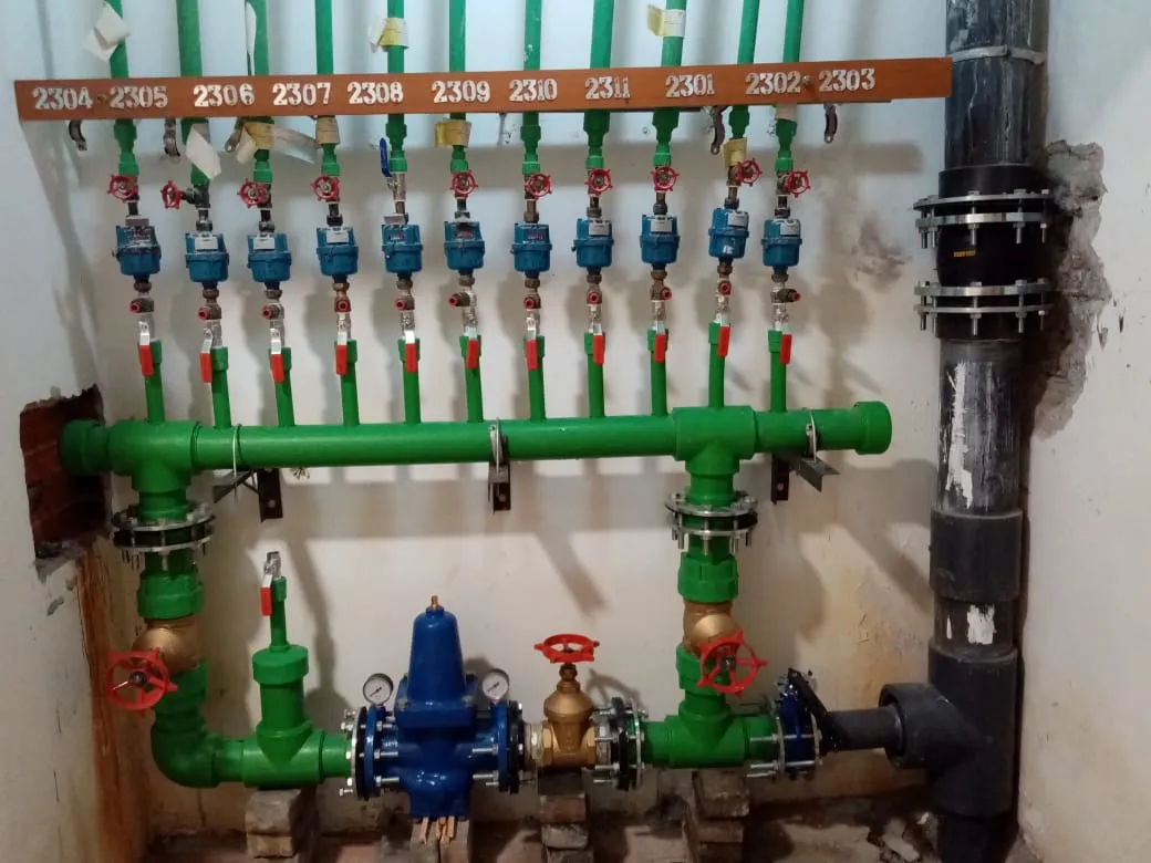 Plumbing manifold installation, UAE building — photo 12